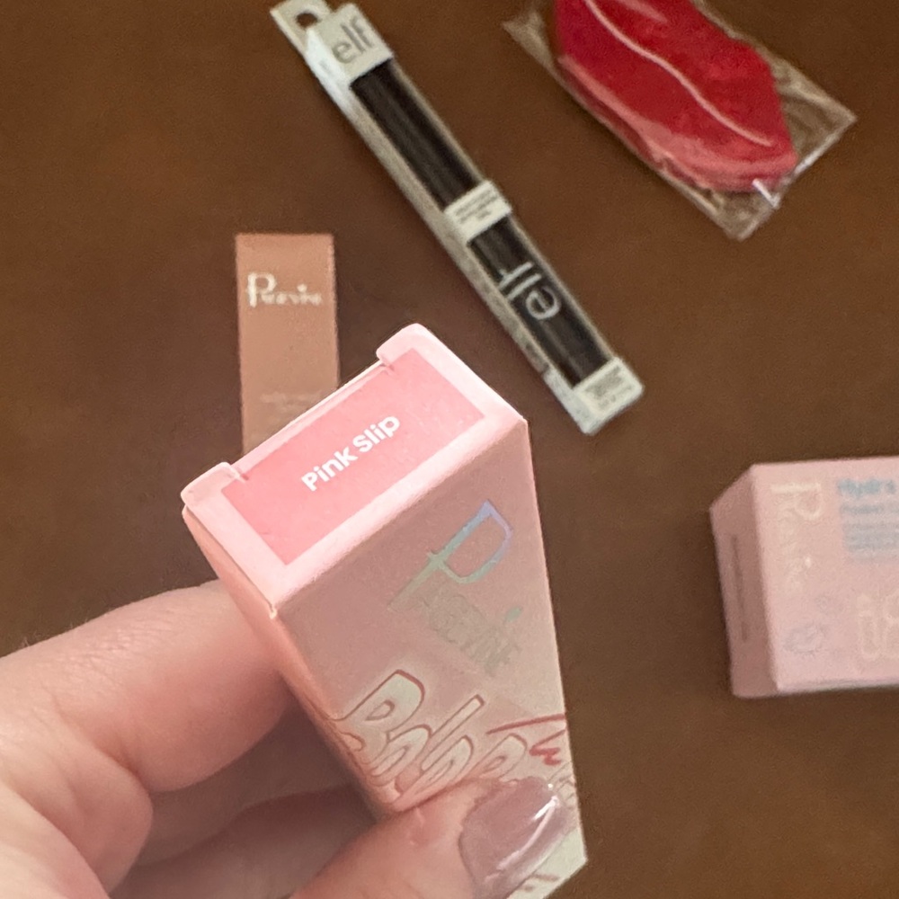 New Makeup & Claw Clip Bundle - Picture 5 of 9